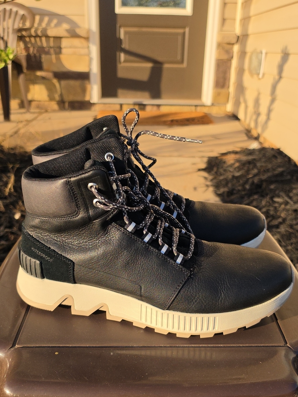 Sorel Mens Black And Gray Leather Waterproof Hiker Boots Cream Sole Size 11.5